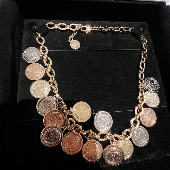 Versace 16pcs medusa pendant vintage necklace - Picture 6 of 7